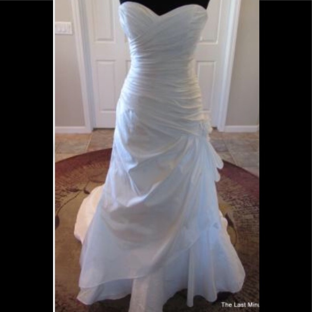 SOLD!!! Maggie Sottero Allison NWT Sz 22. SOLD!!!